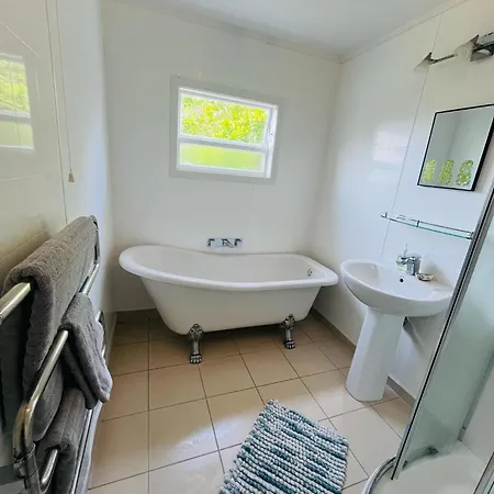 Spacious Home Near Kaiteriteri With Parking, Games And Sports Equipment Riwaka Exterior photo