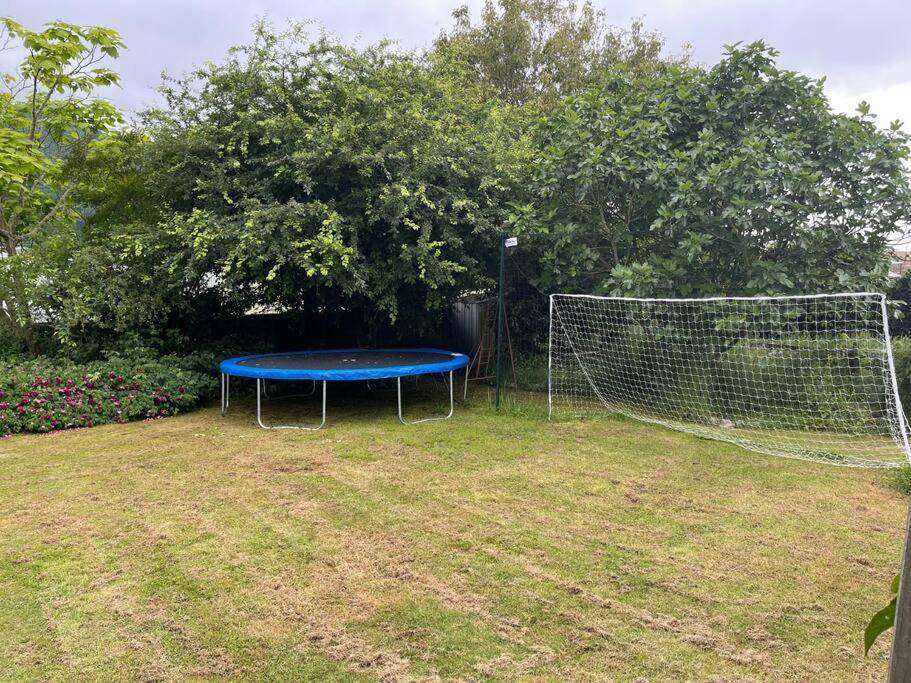 Spacious Near Kaiteriteri With Parking, Games And Sports Equipment *