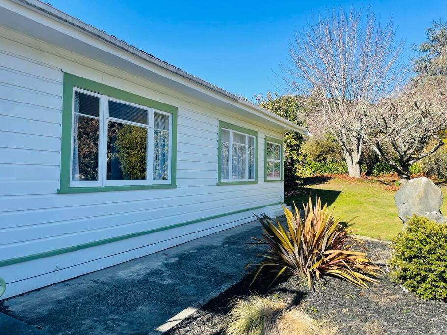 Spacious Near Kaiteriteri With Parking, Games And Sports Equipment Holiday home Riwaka