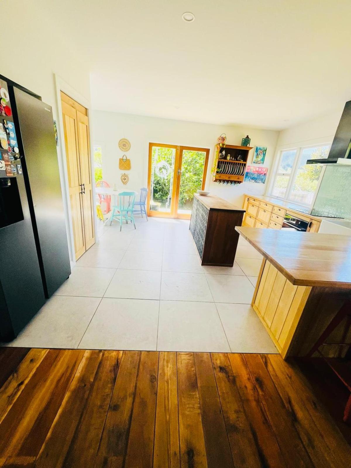 Spacious Near Kaiteriteri With Parking, Games And Sports Equipment