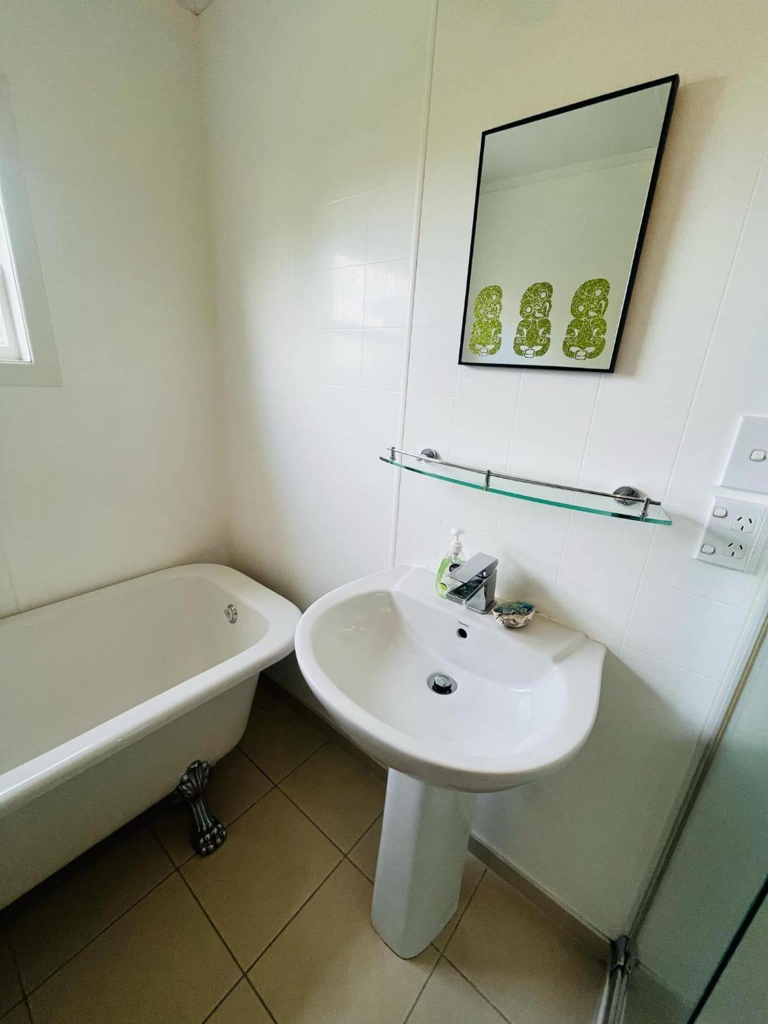 Spacious Near Kaiteriteri With Parking, Games And Sports Equipment Holiday home Riwaka