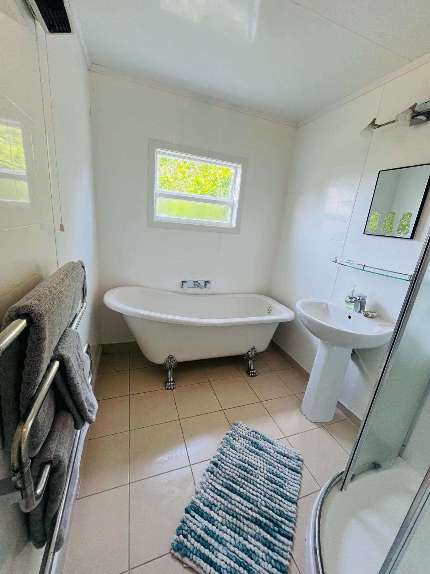 Holiday home Spacious Near Kaiteriteri With Parking, Games And Sports Equipment